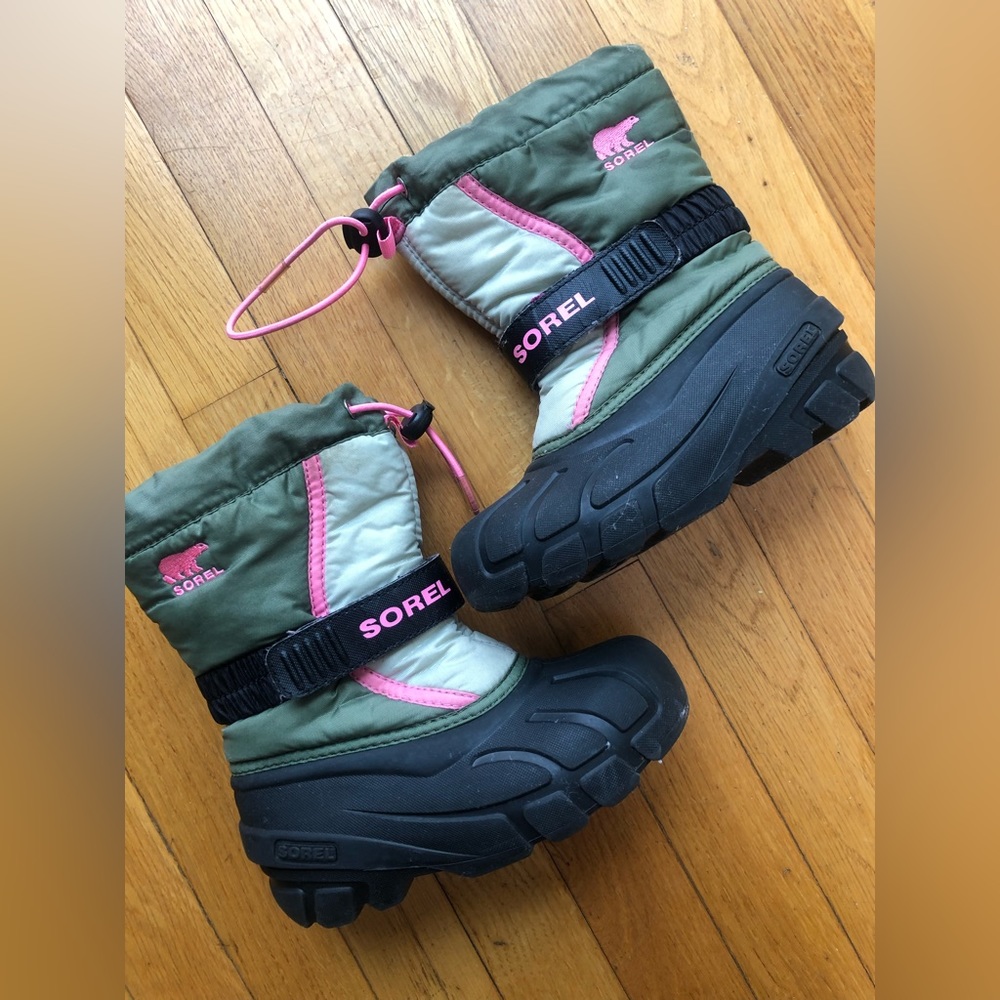 Sorel Snow Boots Girl size 12